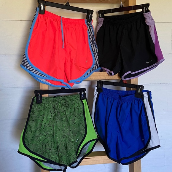 Nike Colorful Athletic Shorts Collection
Nike tempo - Picture 1 of 5